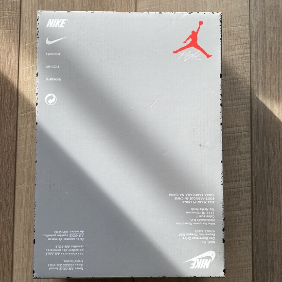 Air Jordan 4 retro( GS) just wear two times. Very good condition. - Picture 12 of 13